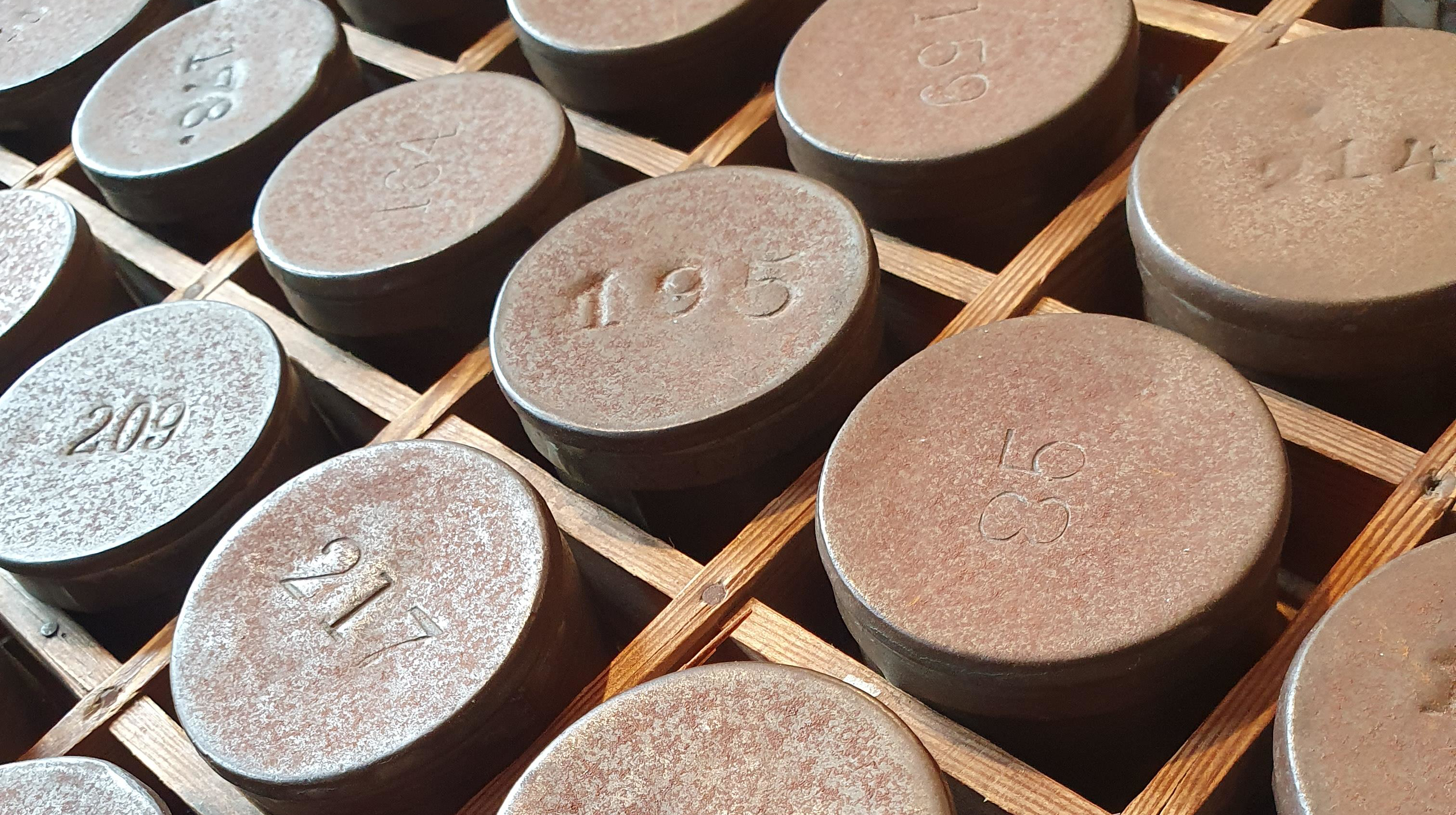 Samlingsförvaltning, avlöningsdosor.