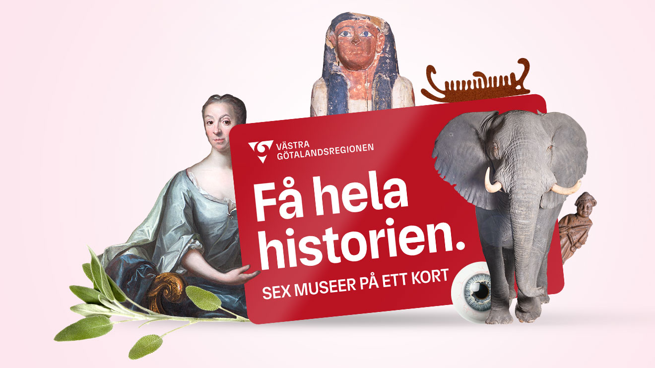 Ett rött kort med texten "få hela historien" omgivet av olika figurer från museerna, exempelvis en egyptisk sarkofag och en afrikansk elefant.